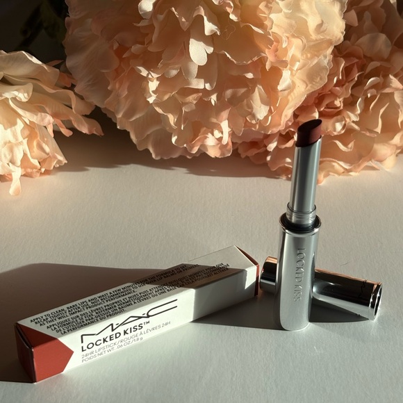 BRAND NEW MAC Locked Kiss 24HR Lipstick SOPHISTRY 69 - Picture 4 of 6
